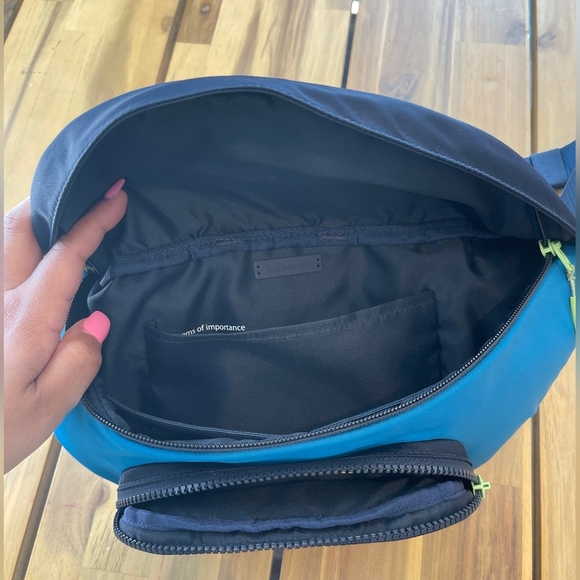 Lululemon The Rest is Written Belt Bag *3L True Navy / Hawaiian Blue - Picture 8 of 8